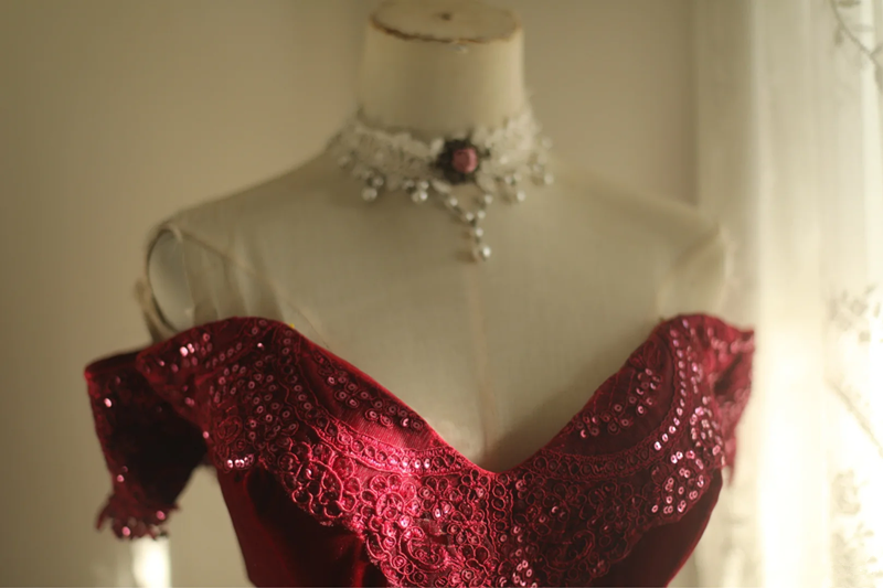 Red off-the-shoulder fitted long ball gown R6733