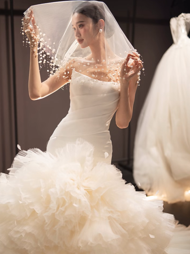 White tube top slim waist hip fishtail design tulle wedding dress R6034