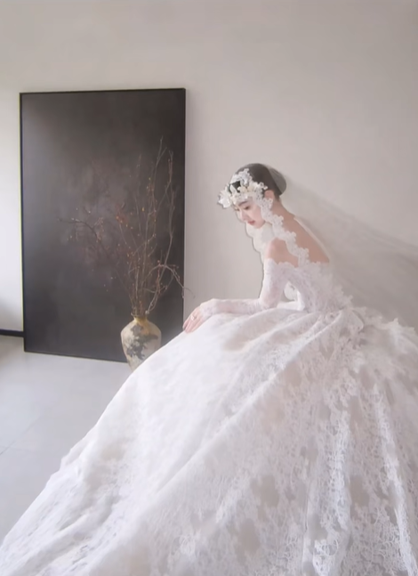 White lace one-shoulder slim waist sexy puffy long dress bridal dress R6054