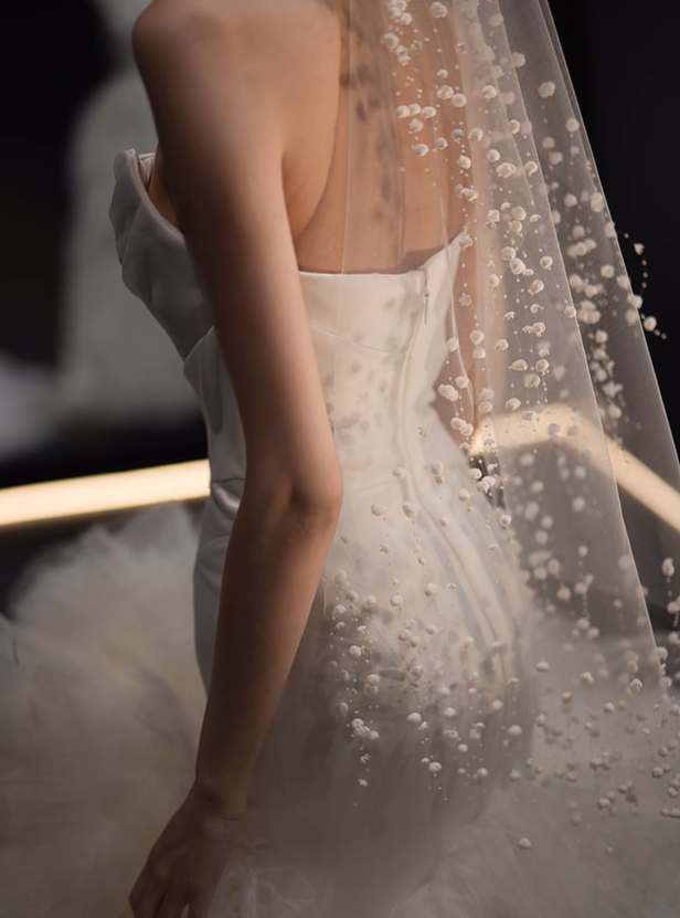 White tube top slim waist hip fishtail design tulle wedding dress R6034