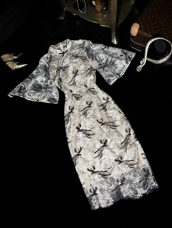 Apricot-lined midi ball gown with black floral embroidery R6852