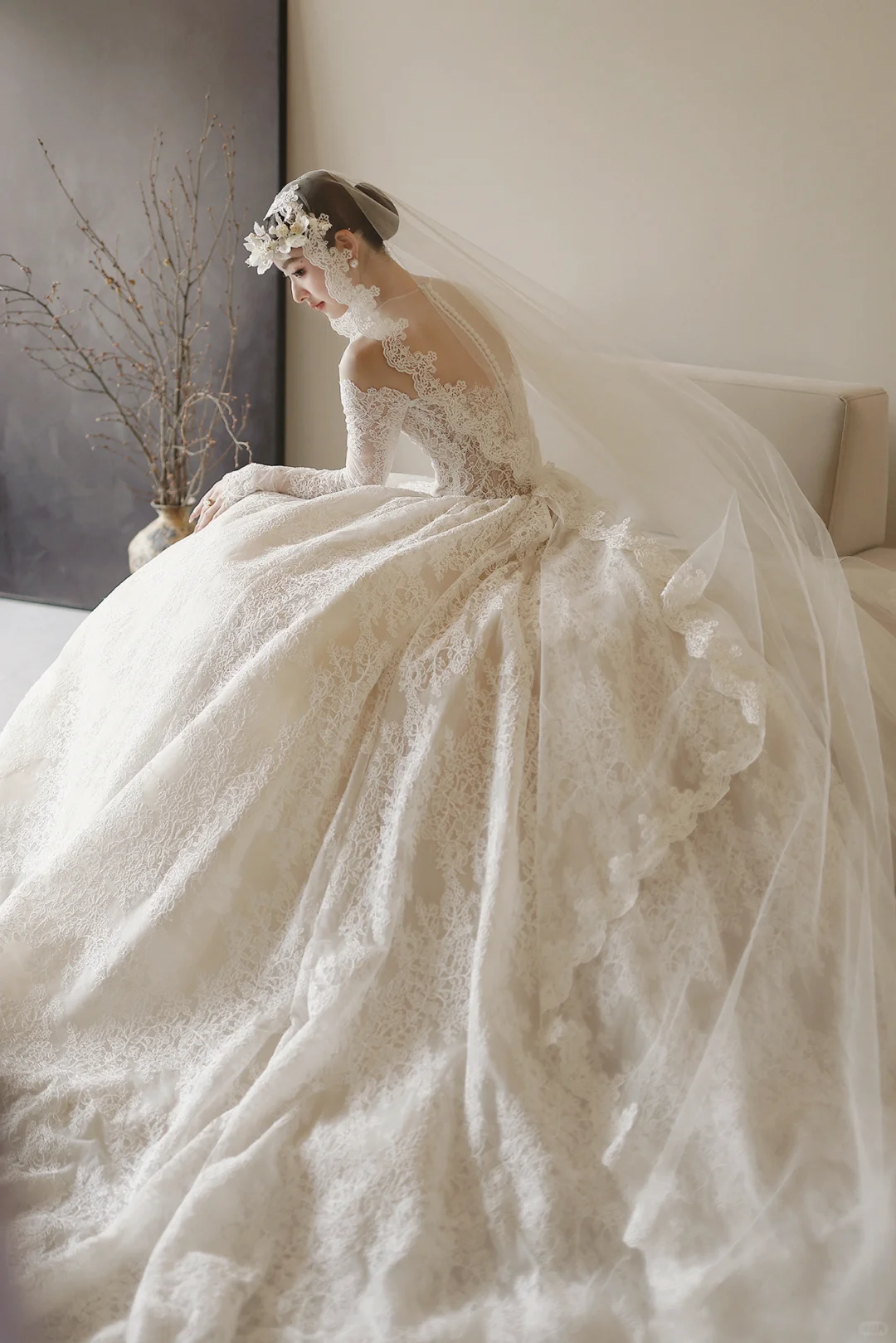 White lace one-shoulder slim waist sexy puffy long dress bridal dress R6054