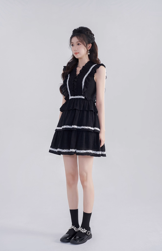 Black V-neck dress women's summer high waist princess skirt new design niche A-line short skirt R4465