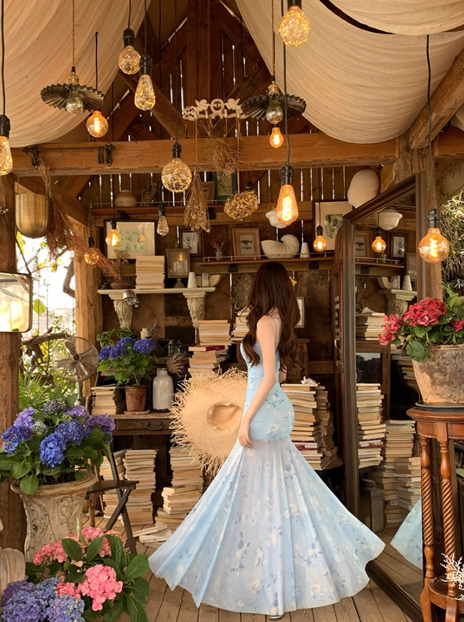 Blue floral suspender dress, elegant waist and hip fishtail skirt R0630