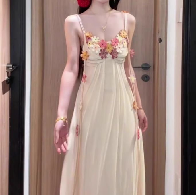 Flower V-neck suspender dress gentle temperament beautiful summer skirt R0729