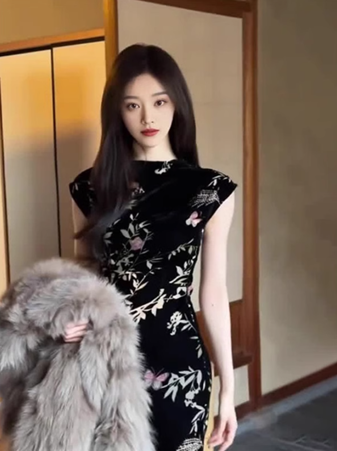 Beautiful young cheongsam 2025 new exquisite new Chinese floral dress R1819