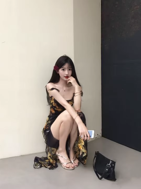 Retro ruffled floral suspender dress temperament waist beach dress R0788