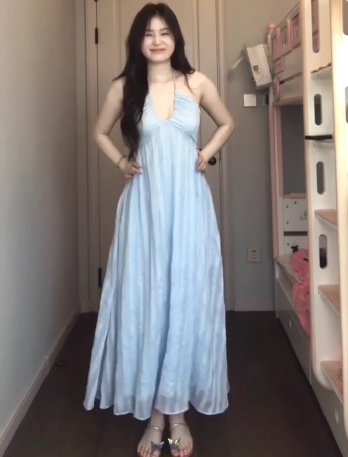 French forest style exquisite halter neck dress holiday style backless sling big swing skirt R1829