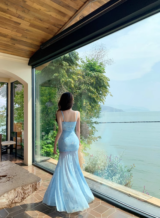 Blue floral suspender dress, elegant waist and hip fishtail skirt R0630