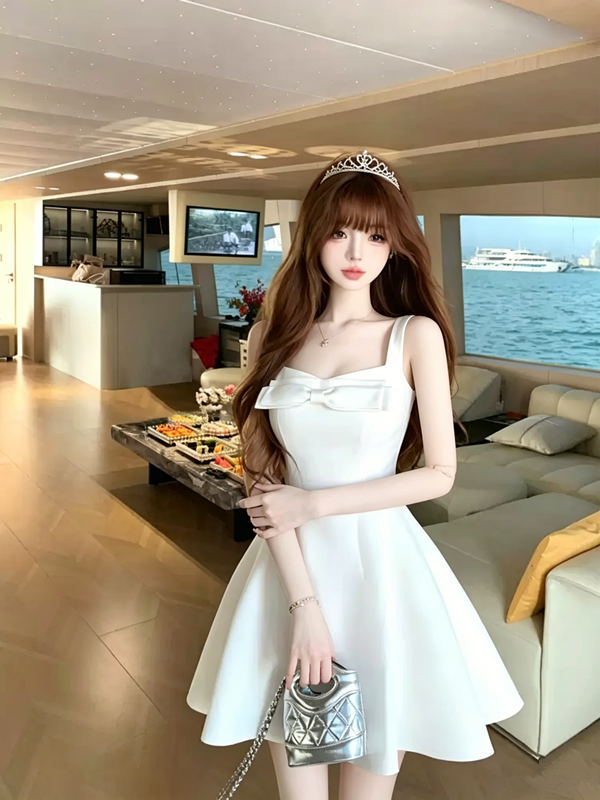 A-line princess dress with a large skirt and bow R9071