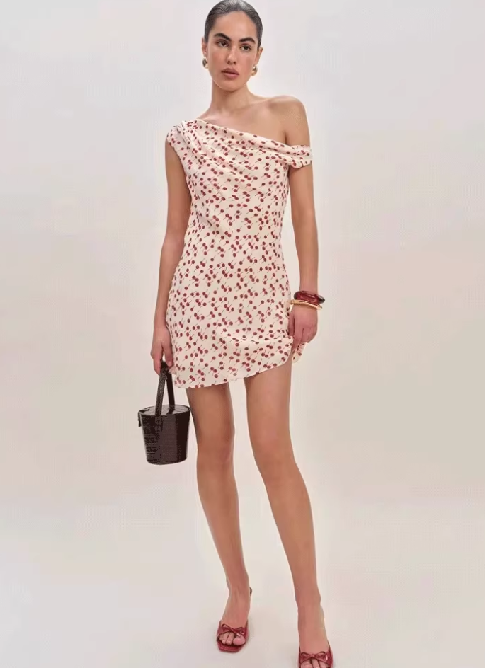 Dress French cherry one-shoulder dress slim fit half-shoulder wear suspender skirt R2919