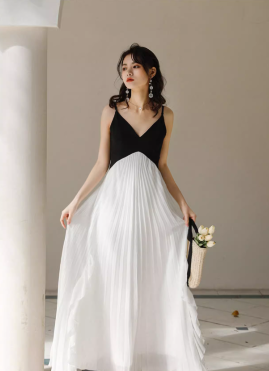 French black and white stitching suspender backless dress pleated skirt ruffled fairy long skirt R1591