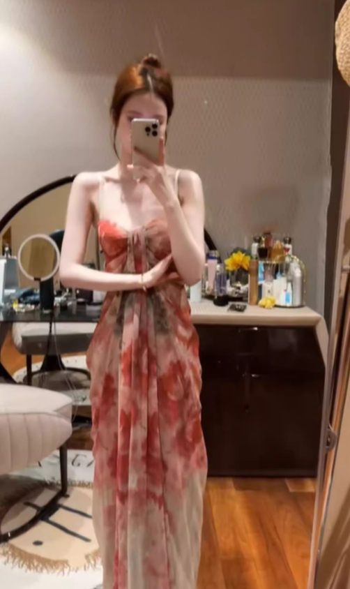 Holiday style dress niche style skirt v-neck floral suspender skirt summer R0699