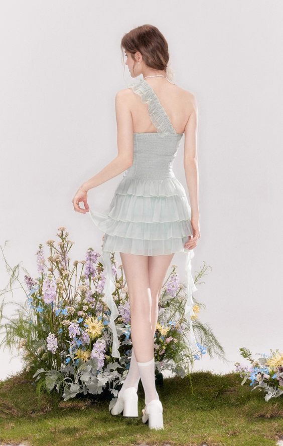 French ruffled one-shoulder dress atmosphere cake skirt R4536