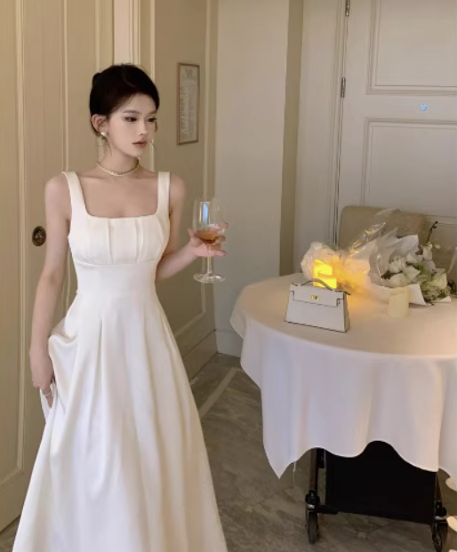 French suspender dress, gentle temperament, waist-length satin square collar, white dress R1524
