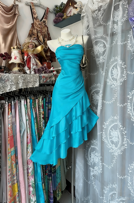 Champagne-colored strapless satin slim-waisted ruffled hem maxi ball gown R6180