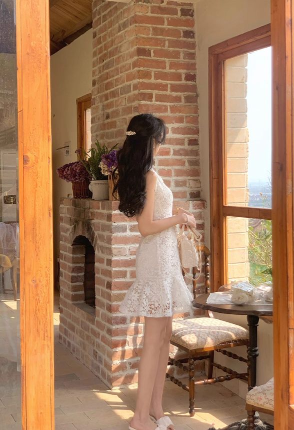 French V-neck Crochet Hollow Dress Women's Slim Sleeveless Temperament Lace Mini Skirt R4337