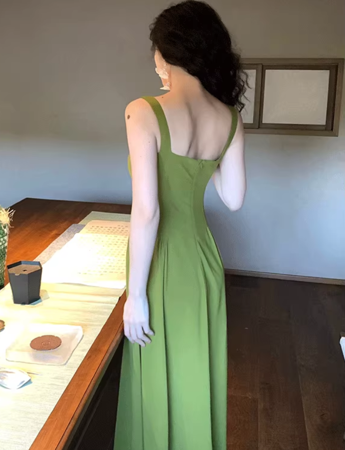 Retro red suspender dress with elegant waist and square neck, gentle A-line long skirt R1431