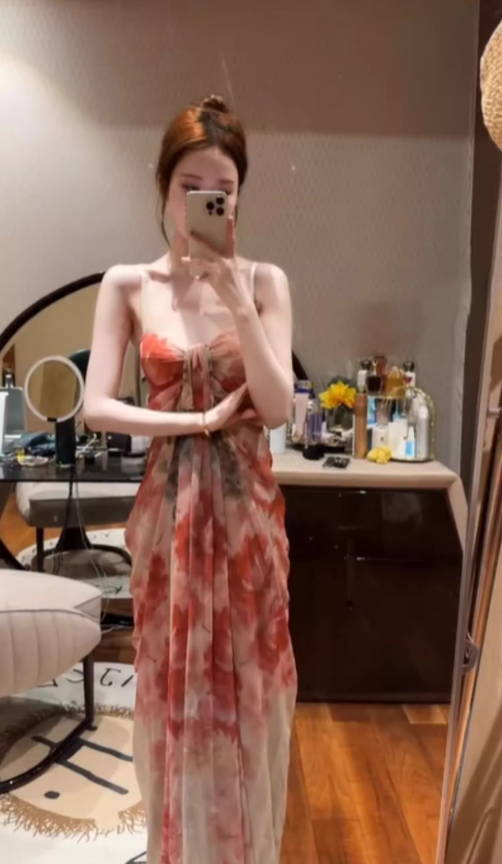 Holiday style dress niche style skirt v-neck floral suspender skirt summer R0699