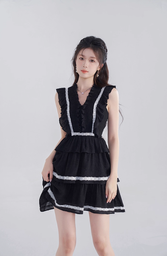Black V-neck dress women's summer high waist princess skirt new design niche A-line short skirt R4465
