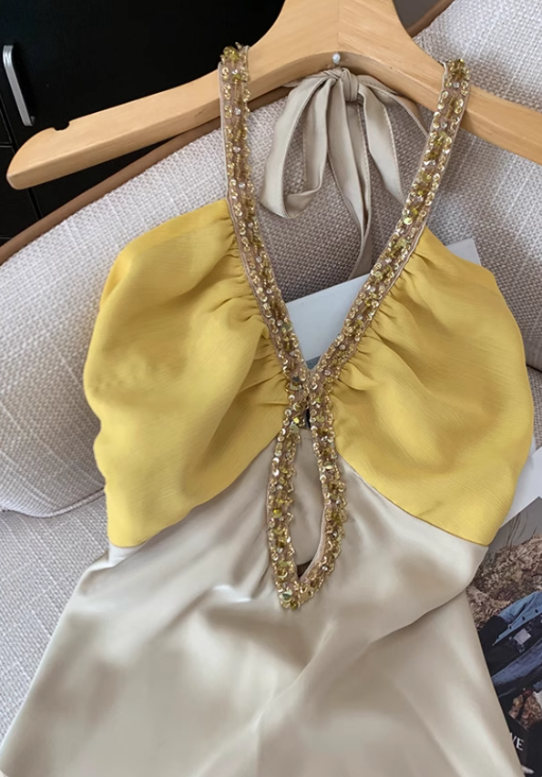 French hollow halter neck dress for women high-end temperament waist short dress R3990