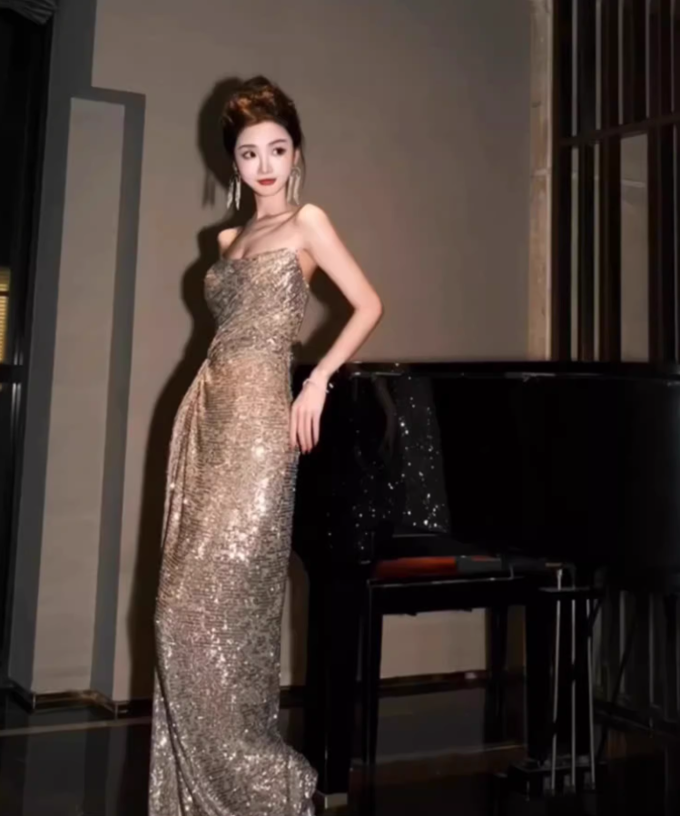 Toast dress birthday dress small dress niche high-end temperament heavy sequin tube top dress R1786