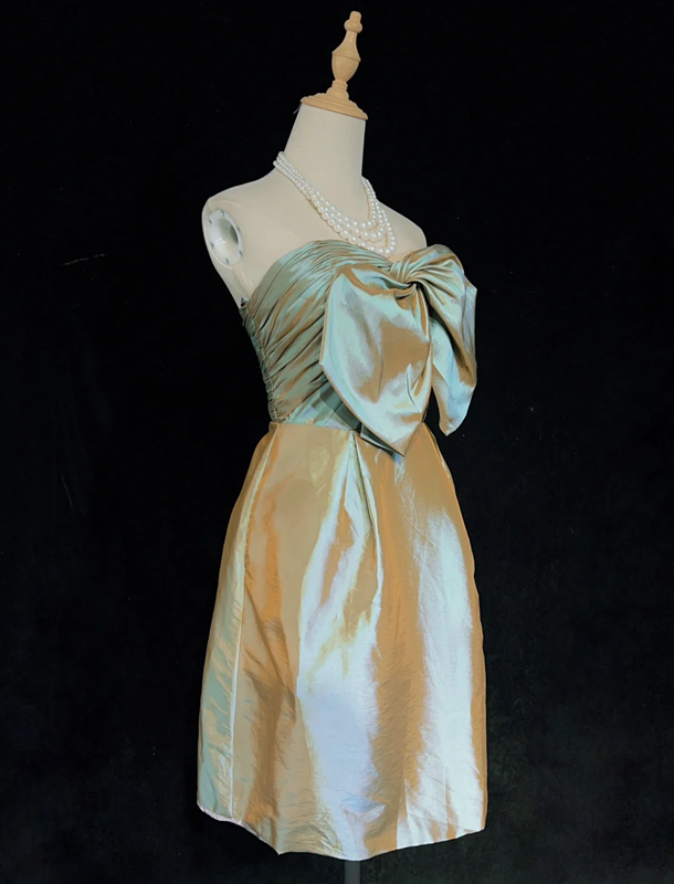 Light green gilded satin bow strapless design waisted mid-length skirt homecoming dress R5002