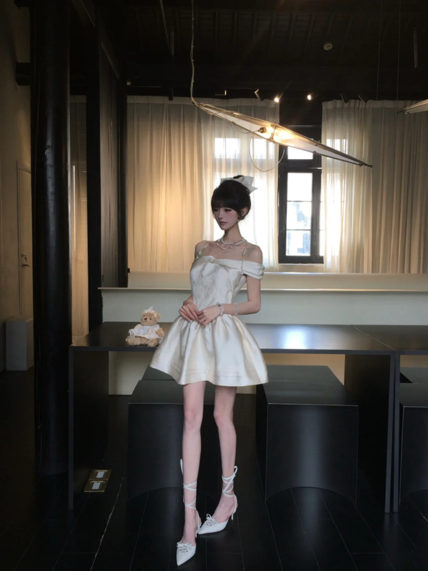 Champagne color one-shoulder slim waist A-line short skirt homecoming dress R5082