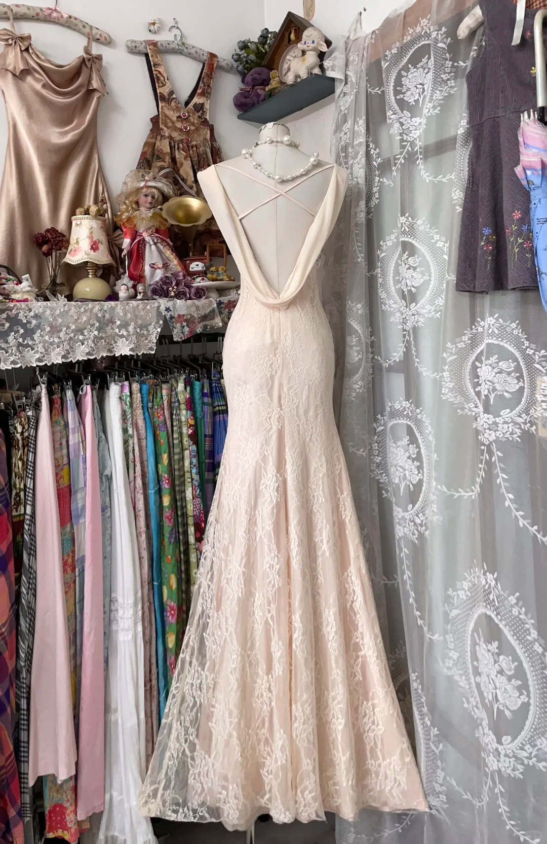 Light pink sleeveless, flared neckline, slim waist, sexy fishtail maxi ball gown R6166