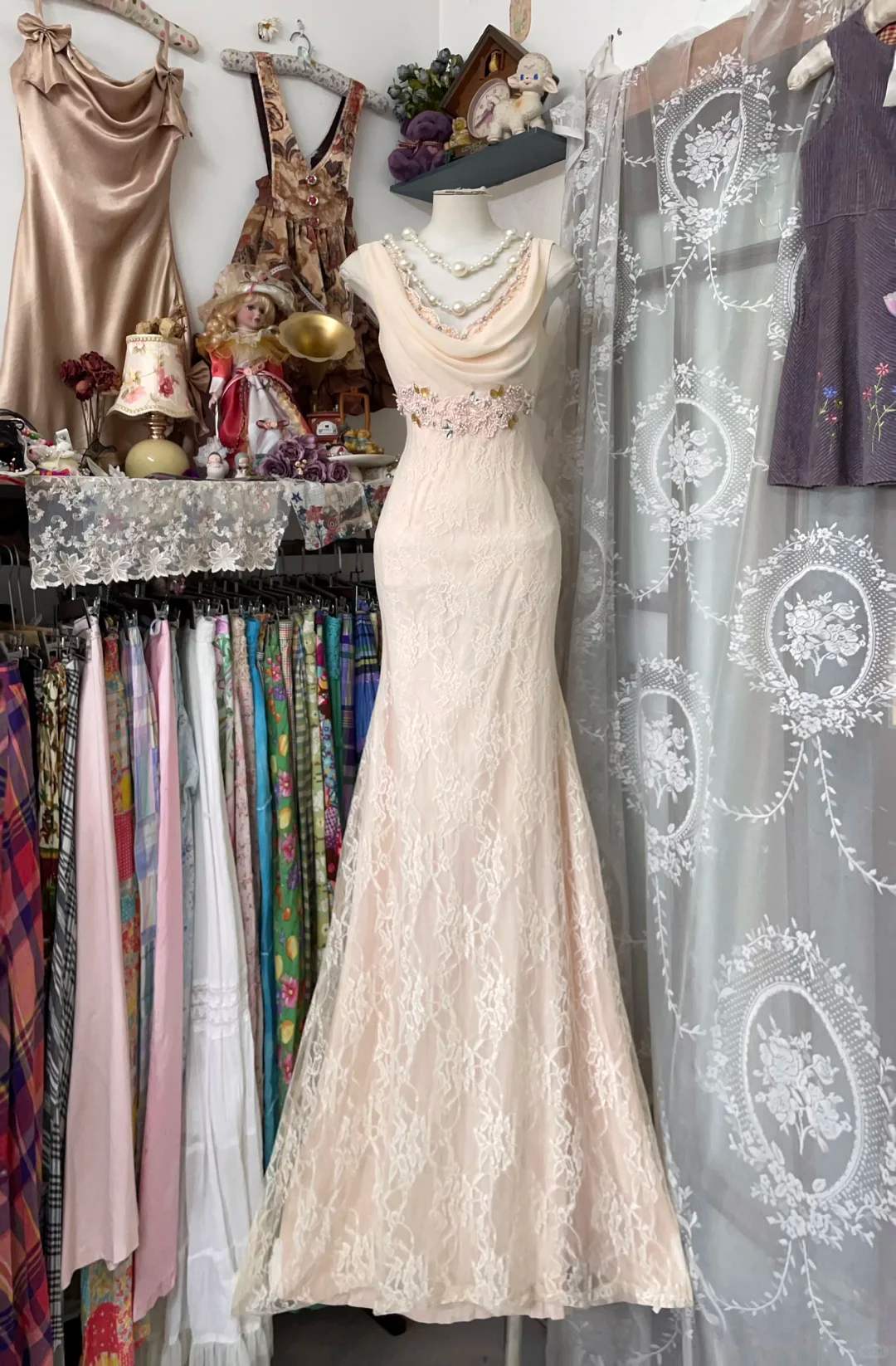 Light pink sleeveless, flared neckline, slim waist, sexy fishtail maxi ball gown R6166