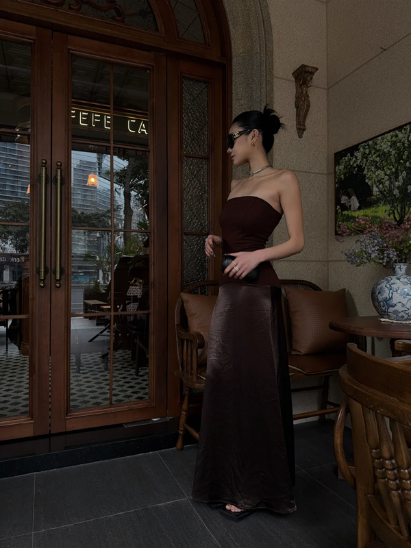 Brown strapless fitted long ball gown R8860