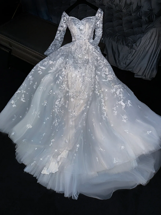 White lace square neckline fitted waist long ball gown/bridal dress R8800