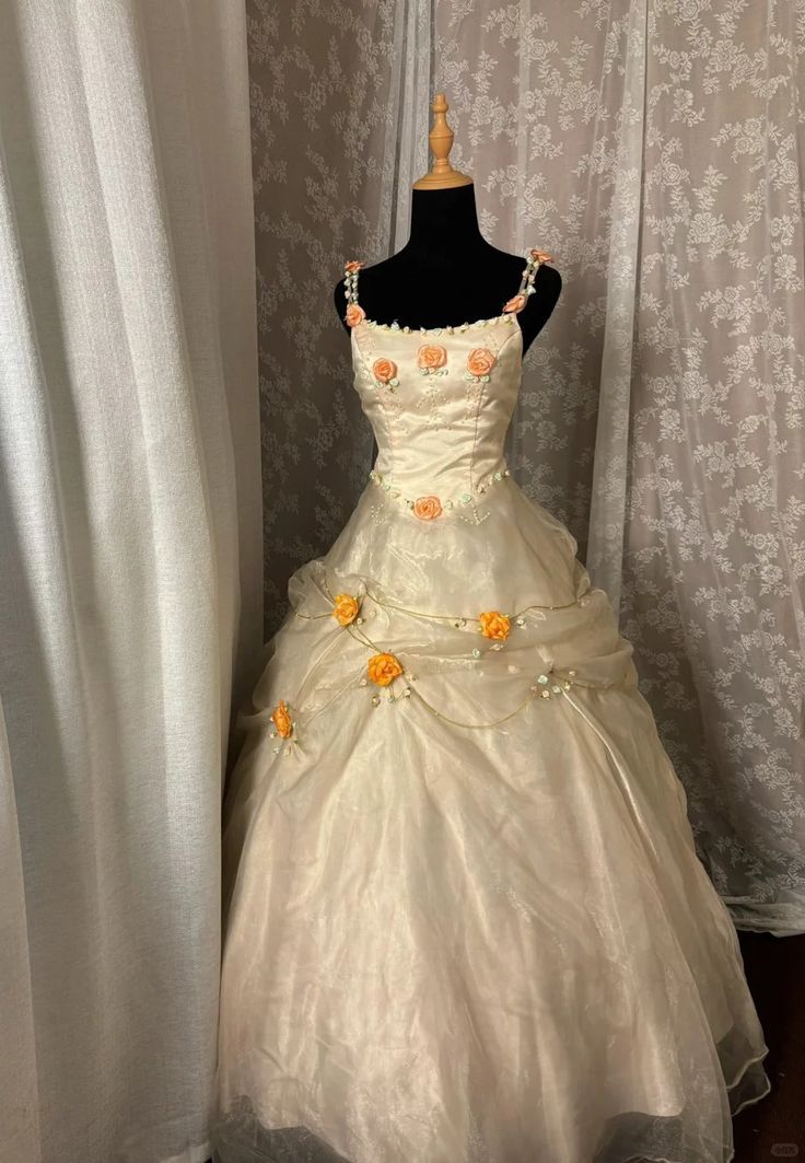 White suspender waist slim fit three-dimensional flower puffy skirt dress, prom dress R5384