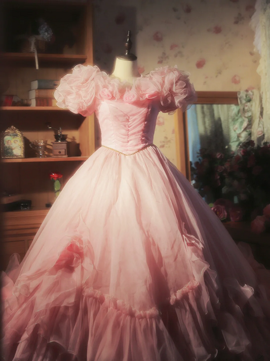 Pink vintage ball gown with a cinched waist, slim fit and voluminous puffy skirt; bridal gown R7286