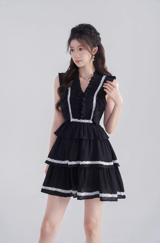 Black V-neck dress women's summer high waist princess skirt new design niche A-line short skirt R4465