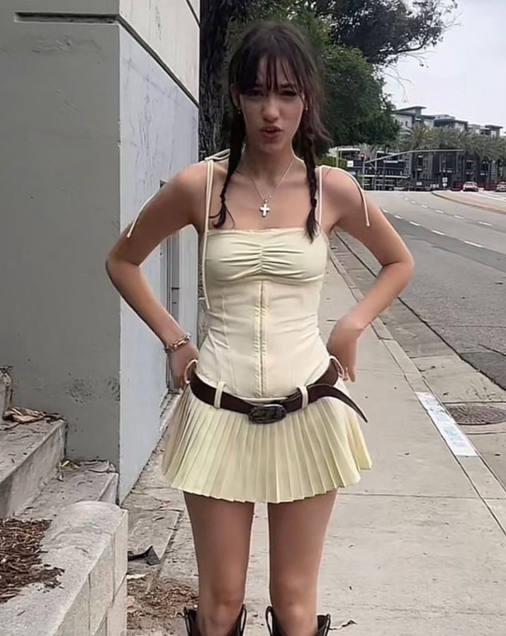 Apricot strapless tube top with slim waist and A-line pleated skirt for homecoming dress R3941