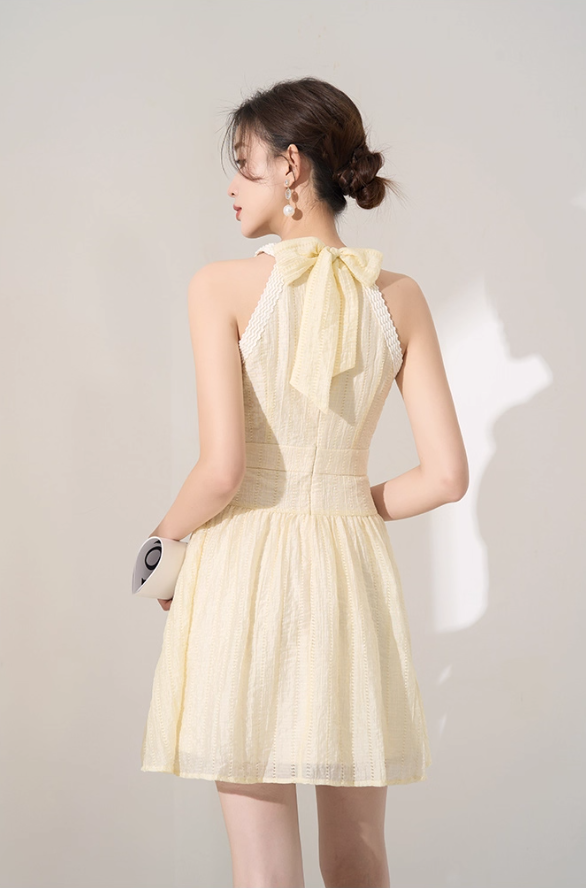 Halter neck dress new summer design French waist slimming temperament skirt high-end R4301