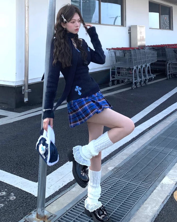 Large size American high street V-neck sweater bottoming sling retro plaid skirt suit R1857