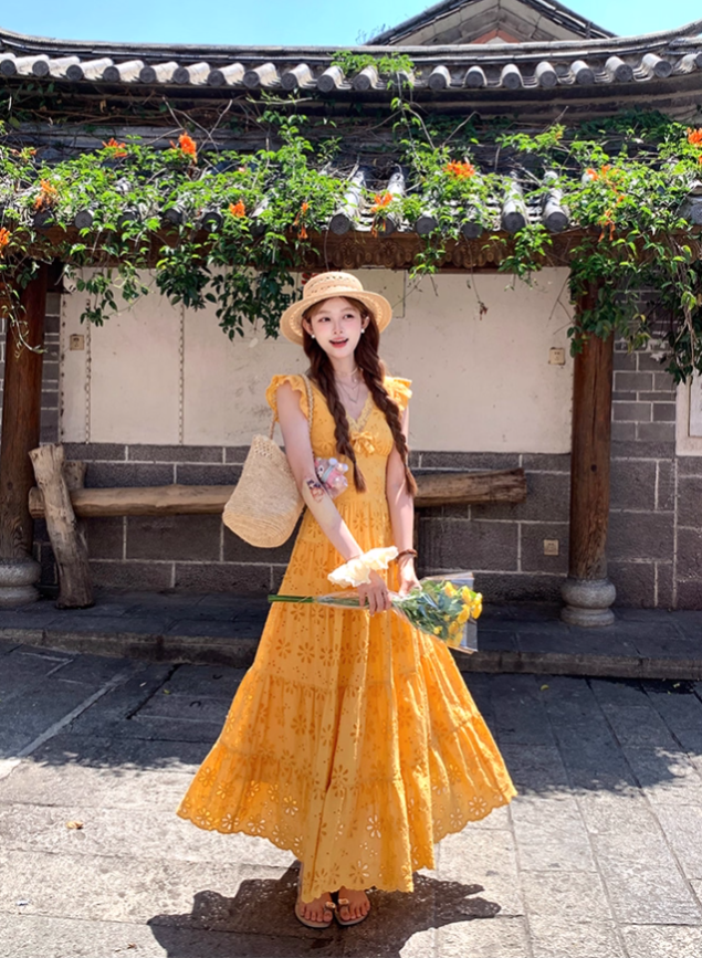 Yellow long v-neck small flying sleeve waist dress summer French retro temperament lace skirt R4578