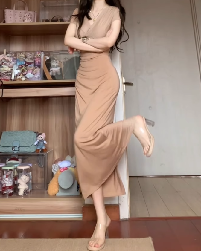 Large size French pure desire style V-neck pleated dress hot girl figure hip long skirt R1867