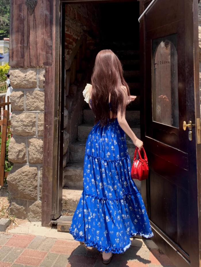 Lace stitching U-neck floral long dress French romantic holiday Klein blue suspender dress R1727