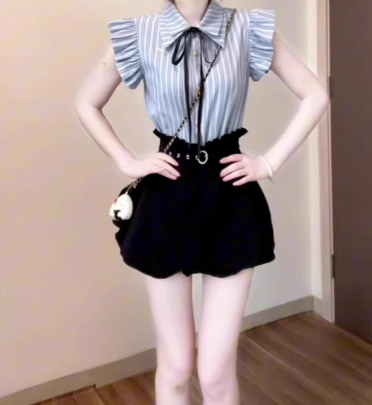 A complete set of outfits, skirt, blue striped shirt, flower bud short skirt, two-piece suit R0746