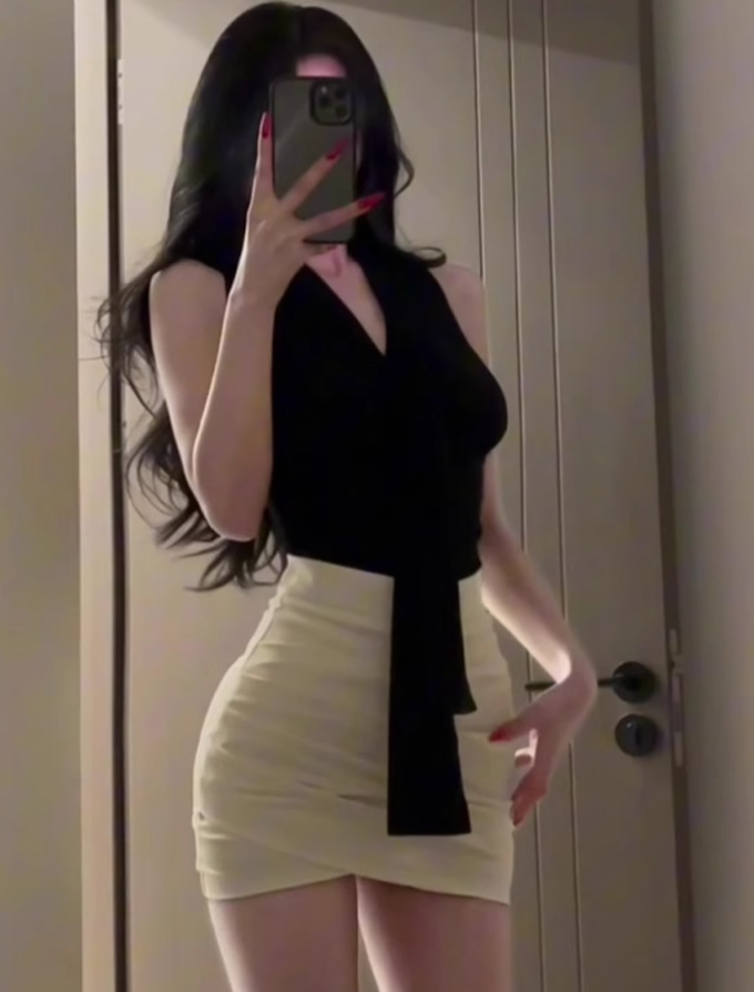 Large size French pure desire style V-neck ribbon sleeveless top tight hip skirt royal sister suit R1846