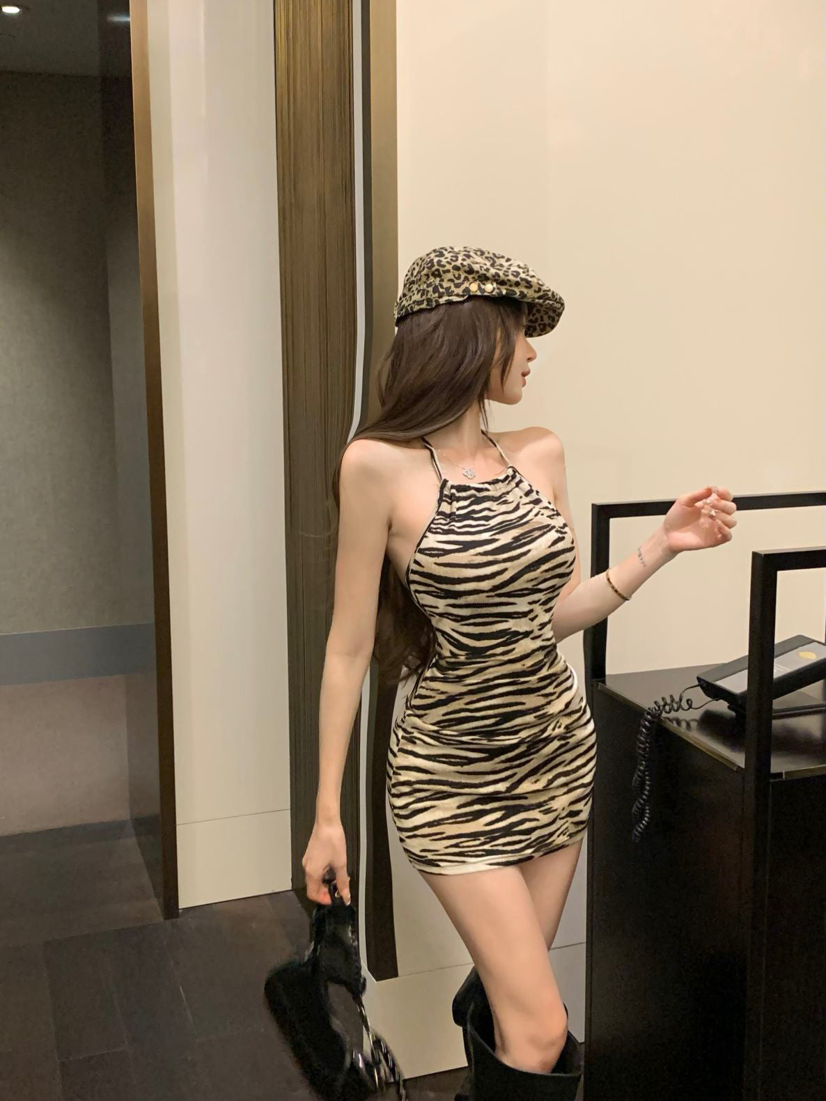 Spring Retro Halter Neck Pleated Backpack Hip-revealing Suspender Dress Women's Short Skirt R3148