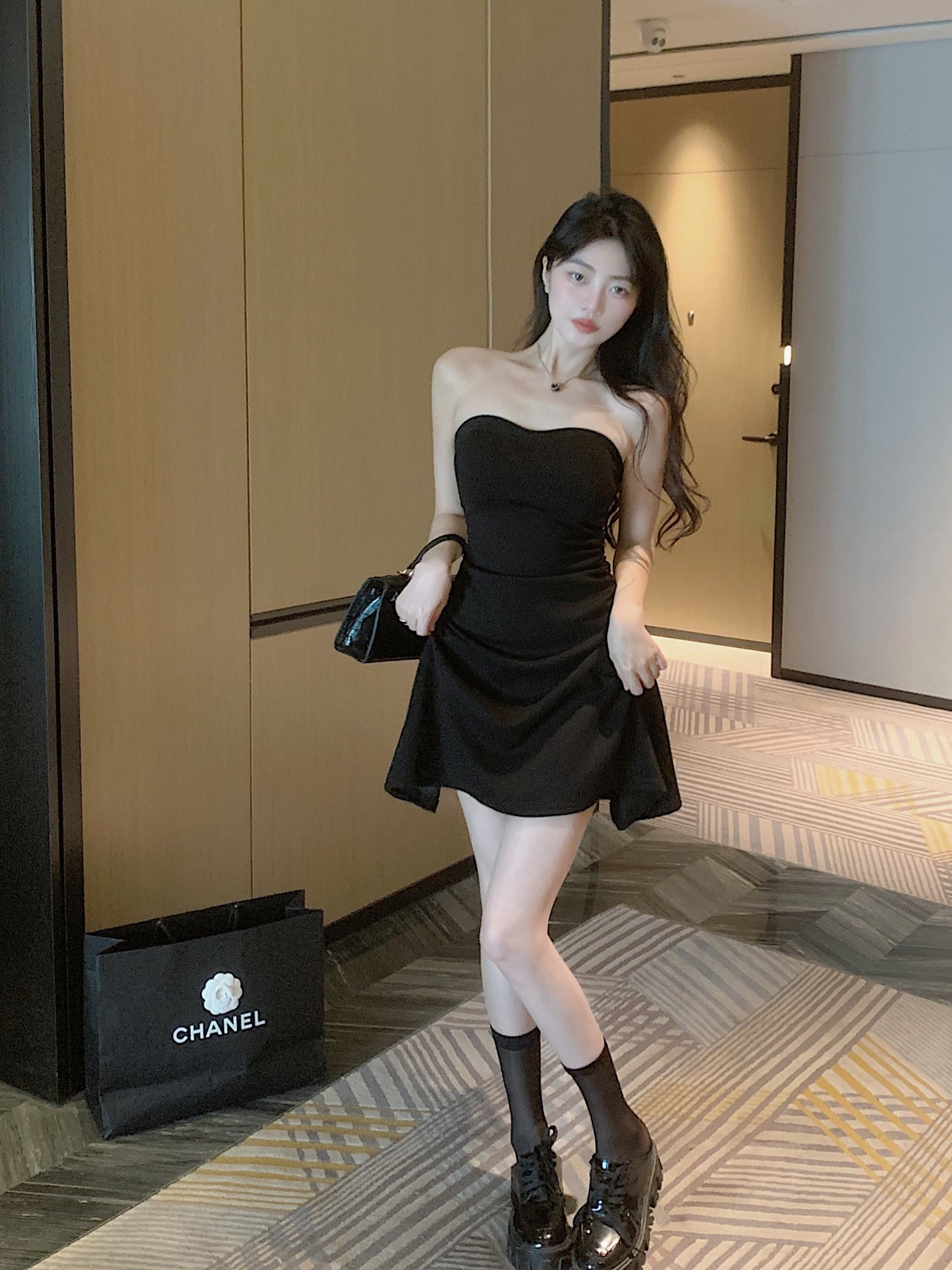Tube top design fishtail hem A-line dress women's waist dress little black dress R3149