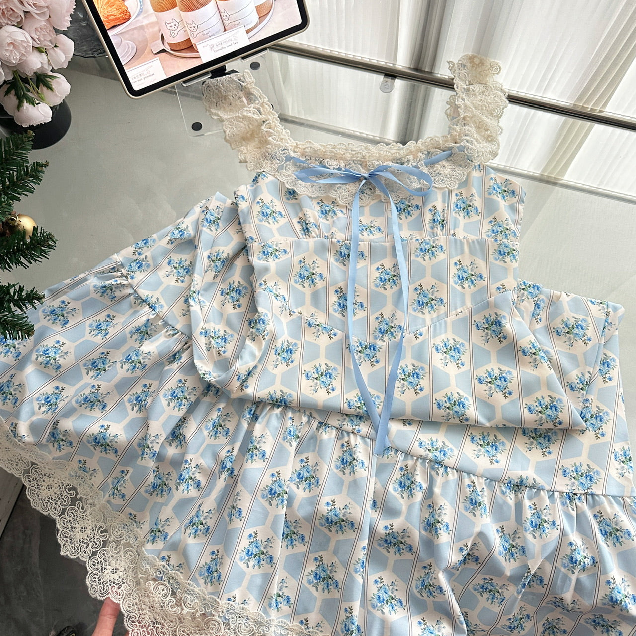 Blue lace splicing floral dress sweet cute gentle long dress R2040