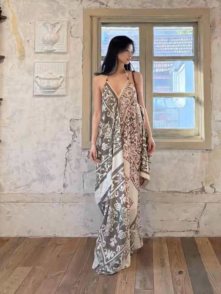 Travel wear seaside vacation retro print halter dress bohemian loose beach dress R1609
