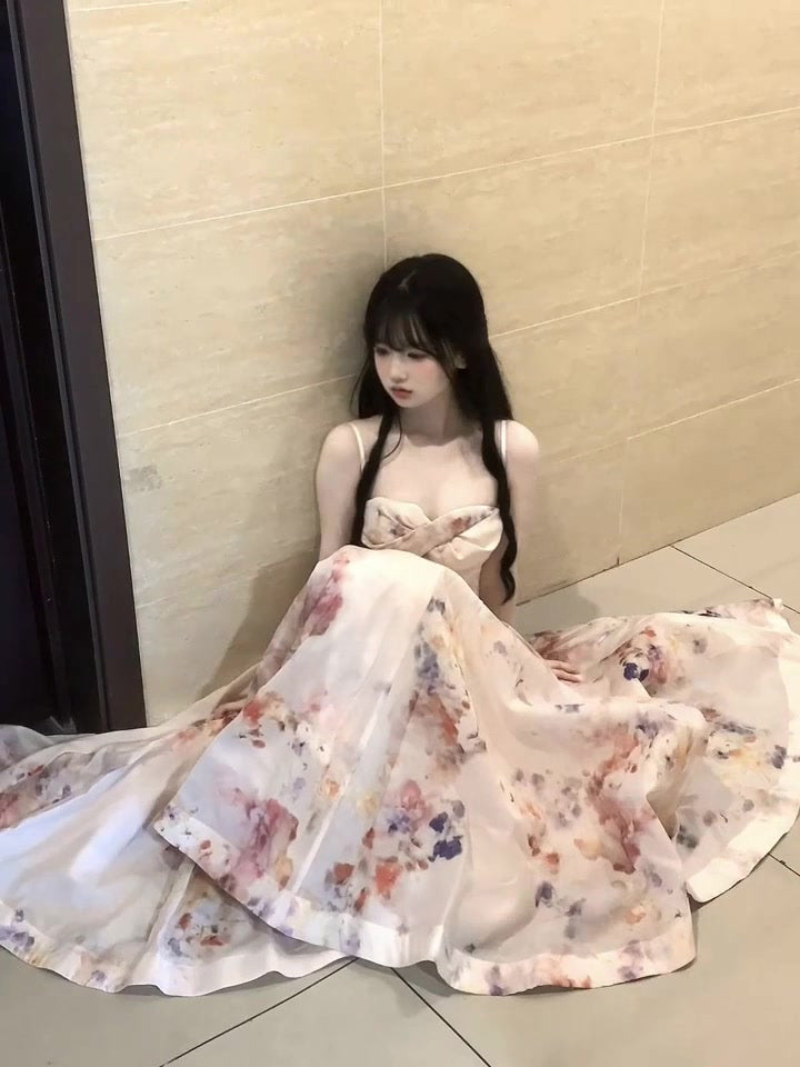 A rich girl's outfit with floral suspender dress, gentle temperament, waisted A-line long skirt R0489