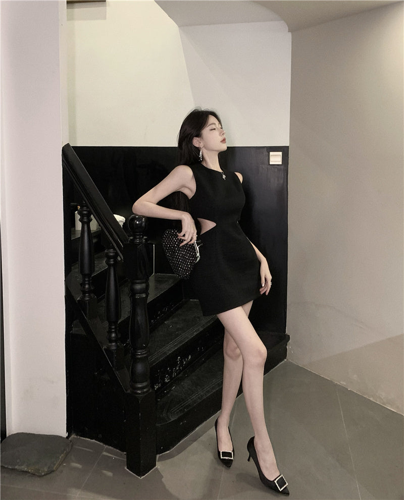 Slimming dress for women, new summer style, French sleeveless, high-end short hip skirt R3753