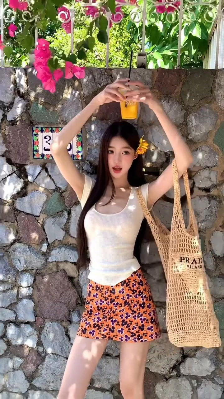 Vacation style outfit sexy hot girl beautiful knitted top floral skirt two-piece skirt R0893